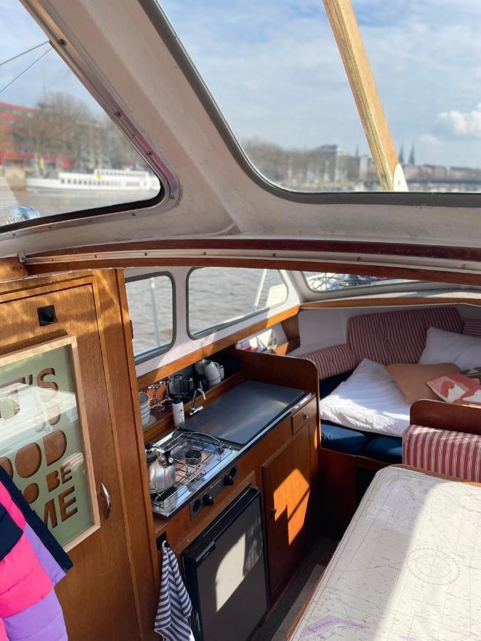 Suesses Motorboot - Bremen Ueberseestadt Exterior foto